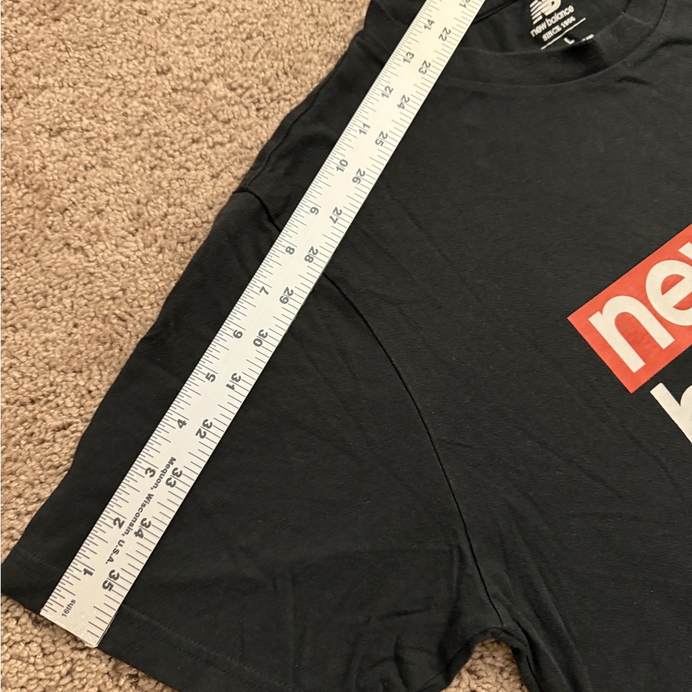 New Balance Tshirt Women size Large Black Red Logo Tee Short Sleeve Cotton Top - Picture 3 of 8